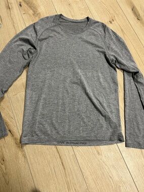 lululemon athletica Men's Long Sleeve Crew - Heather Gray